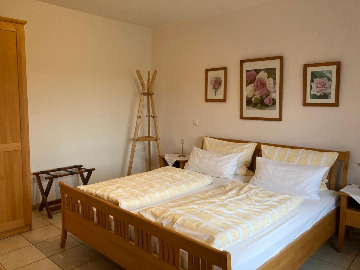 Landhaus-Apartments Wattenheim Экстерьер фото